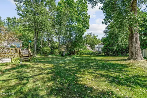 Exterior - 878 Cunningham Ct, Schenectady, NY 12309 photo 7 of 8