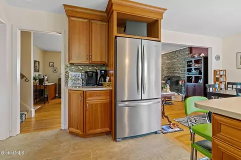 Kitchen - 878 Cunningham Ct, Schenectady, NY 12309 photo 4 of 4