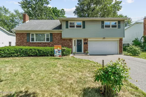 Exterior - 878 Cunningham Ct, Schenectady, NY 12309 photo 2 of 8