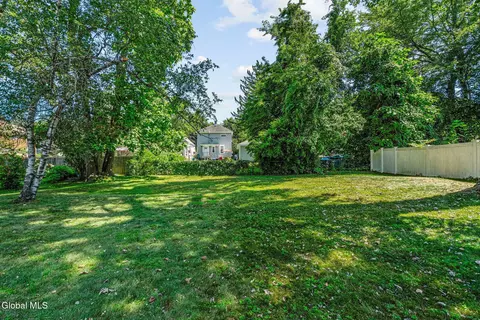 Exterior - 878 Cunningham Ct, Schenectady, NY 12309 photo 6 of 8