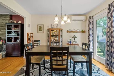 Dining - 878 Cunningham Ct, Schenectady, NY 12309 photo 4 of 4