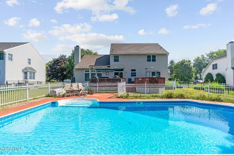 Exterior - 157 Kennewyck Cir, Slingerlands, NY 12159 photo 2 of 9