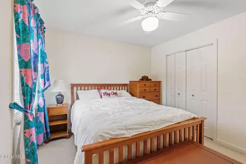 Bedroom - 157 Kennewyck Cir, Slingerlands, NY 12159 photo 4 of 10