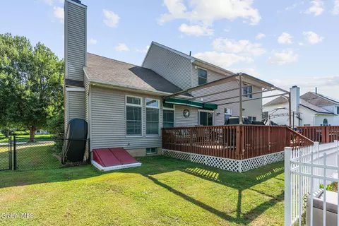 Exterior - 157 Kennewyck Cir, Slingerlands, NY 12159 photo 3 of 9