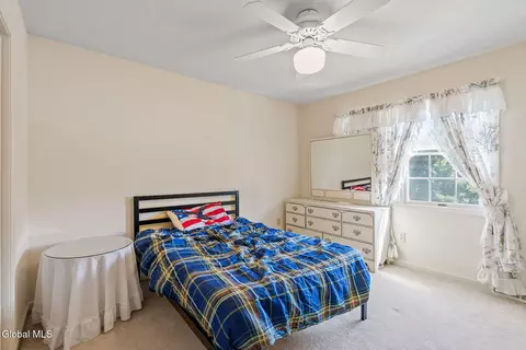 Bedroom - 157 Kennewyck Cir, Slingerlands, NY 12159 photo 6 of 10