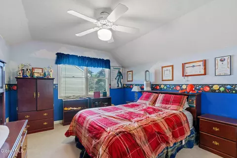 Bedroom - 157 Kennewyck Cir, Slingerlands, NY 12159 photo 10 of 10