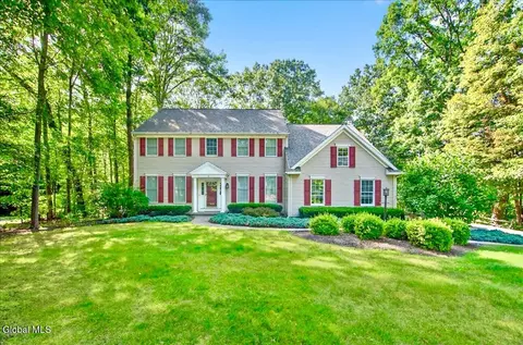 4 Raphael Ct, Clifton Park, NY 12065