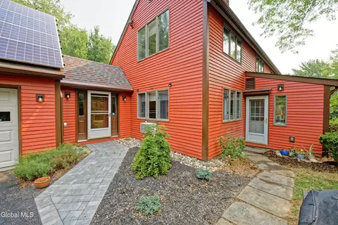 24 Deepkill Rd, Troy, NY 12180 photo 11