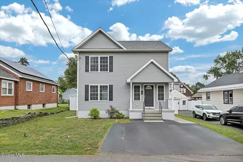 10 Old Pine Ave, Colonie, NY 12205