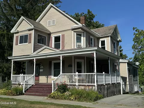 60 Oak St, Hudson Falls, NY 12839