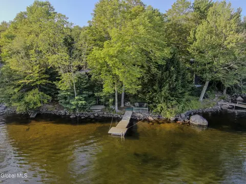 530 N Shore Rd, Gloversville, NY 12078