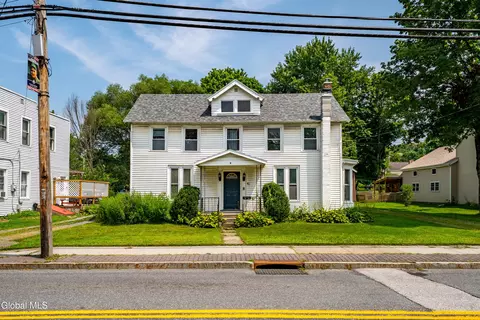 61 High St, Hoosick Falls, NY 12090