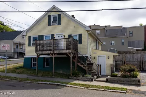 1046 1st St, Rensselaer, NY 12144