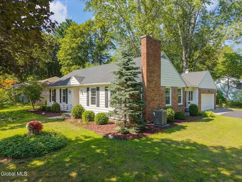 140 Mosher Rd, Delmar, NY 12054