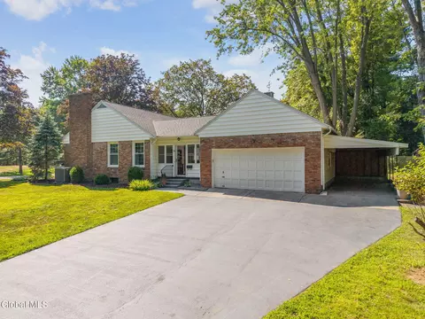 140 Mosher Rd, Delmar, NY 12054 photo 3