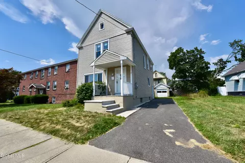2 Kehoe St, Albany, NY 12209