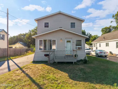 2501 Oaklawn Ave, Rotterdam, NY 12306