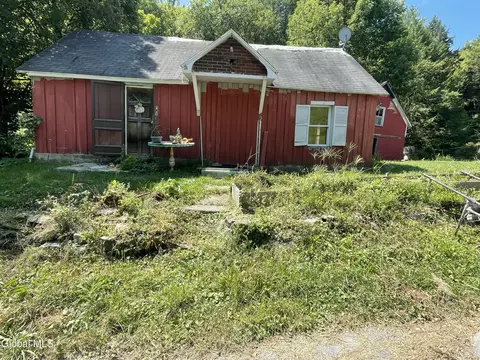 21 Stillman Village Rd, Petersburgh, NY 12138