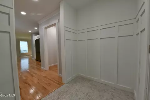 Entry Way - 21 Cabot Way, Clifton Park, NY 12065 photo 2 of 4