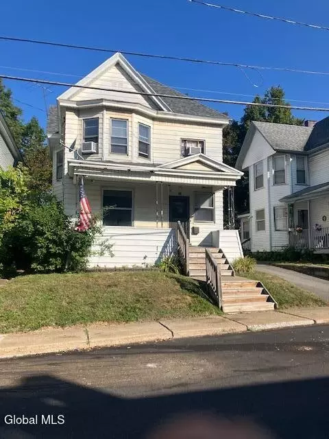 10 Thomas St, Amsterdam, NY 12010