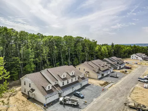 141 Carriage Blvd, Rotterdam, NY 12306