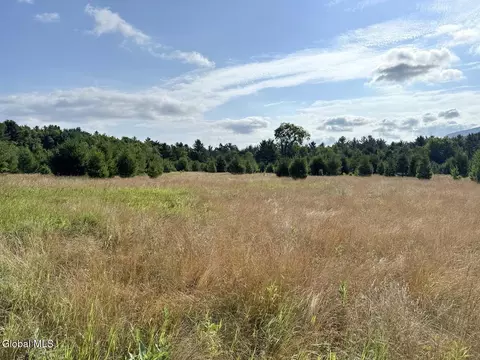 171 Trumbulls Rd, Jay, NY 12941