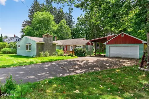 190 Miller Rd, Schodack, NY 12033