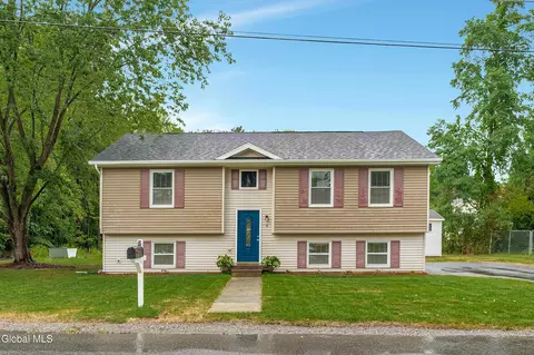 8 Faxon St, Glens Falls, NY 12801