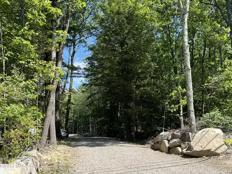 541 Taborton Rd, Sand Lake, NY 12153