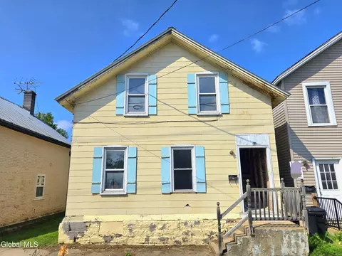 21 Montcalm Ave, Plattsburgh, NY 12901