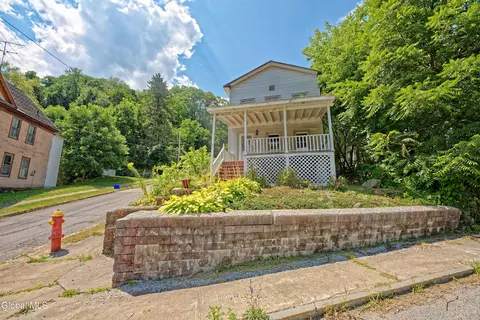 92 Furnace St, Little Falls, NY 13365