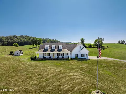 174 Old Cambridge Rd, Greenwich, NY 12834