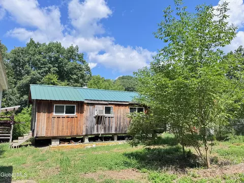 127 Lincoln Hill Rd, Eagle Bridge, NY 12057