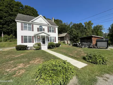 129 White Church Rd, Troy, NY 12180