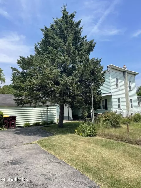 27 S Railroad St, Mechanicville, NY 12118