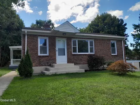 20 Orchard Rd, Schodack, NY 12033