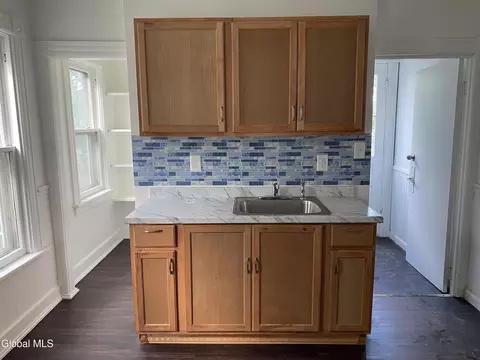 Kitchen - 629 Lang St, Schenectady, NY 12308 photo 3 of 4