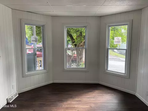 Living - 629 Lang St, Schenectady, NY 12308 photo 1 of 6