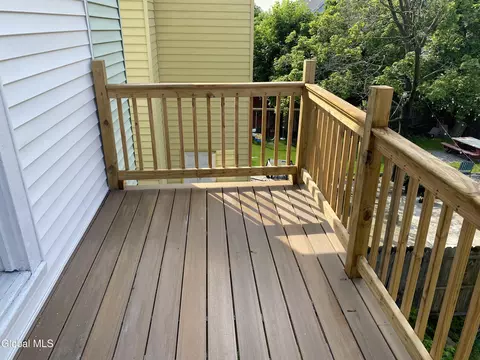 Exterior - 629 Lang St, Schenectady, NY 12308 photo 4 of 5