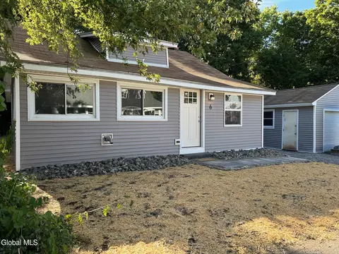 6 Davis Dr, Poestenkill, NY 12140
