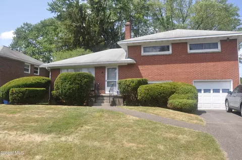 121 Ramsey Pl, Albany, NY 12209