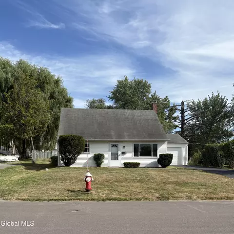 18 Luella Rd, Latham, NY 12110