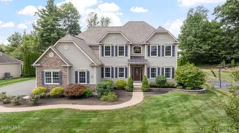 36 Tipperary Way, Ballston Lake, NY 12019