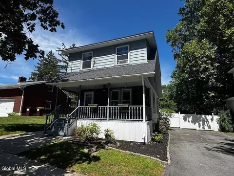 11 N Riverside Park, Mechanicville, NY 12118