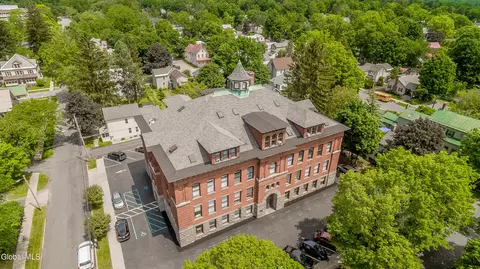 77 Van Dam St #102, Saratoga Springs, NY 12866