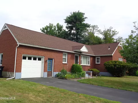 455 Wallace Rd, Schenectady, NY 12304