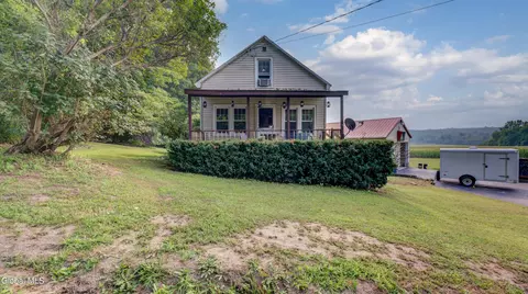 325 Sacandaga Rd, Johnstown, NY 12095