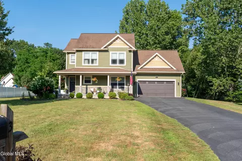 3 Ushu Ct, Wilton, NY 12831