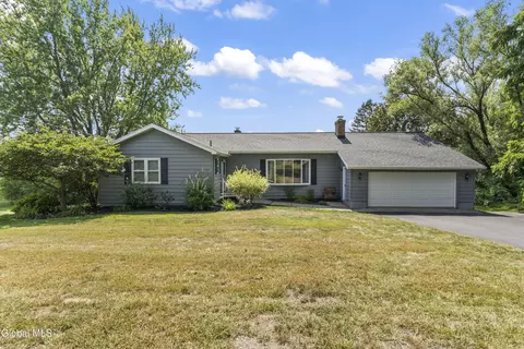 34 Van Voast Ln, Glenville, NY 12302