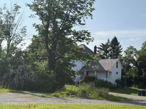 1096 Wicker St, Ticonderoga, NY 12883